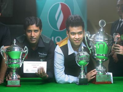 หมู ปากน้ำ แชมป์ของรายการ กับ Mohammad Asif รองแชมป์